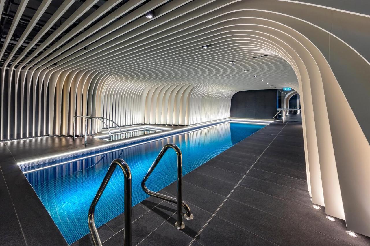 Skye Suites Sydney Exterior photo The pool at The Standard London
